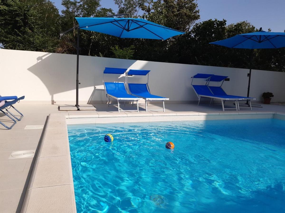 Villa Bianca - Apartment With Private Pool Privlaka  Exterior photo